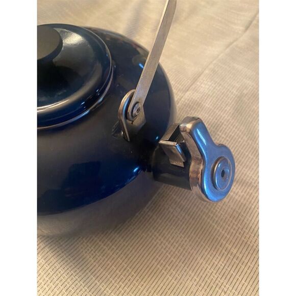 Circulon 2 Qt Blue Enamel Whistling Tea Kettle with Grip Handle - Picture 4 of 7